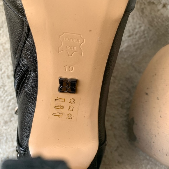 BCBG Max Azria Leather Ankle Boots With Stud Detail SZ 10 - Picture 6 of 7